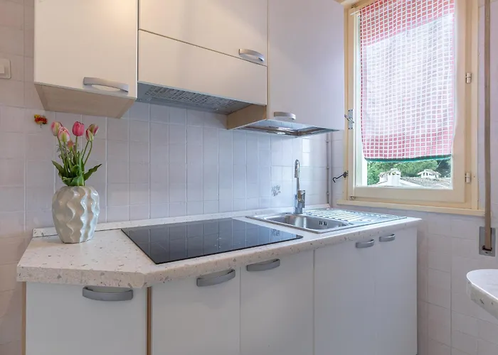 Guesthost - Lido Escape With Balcony X5! 아파트 리도 디 폼포사