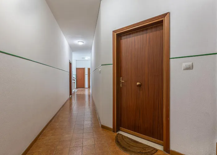 Guesthost - Lido Escape With Balcony X5! 아파트