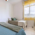Guesthost - Lido Escape With Balcony X5! דירה לידו די פומפוזה