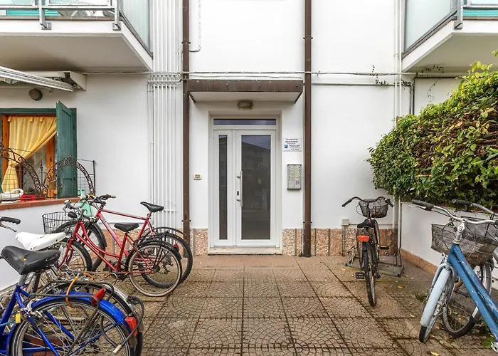 Guesthost - Lido Escape With Balcony X5! Lägenhet Lido di Pomposa